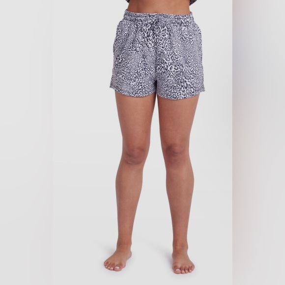 Rae Dunn Women's Polyester Elastic Waist Sleepwear Pajama Shorts Size X-Large - Picture 2 of 12